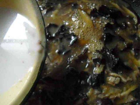 香菇木耳肉打卤面步骤10