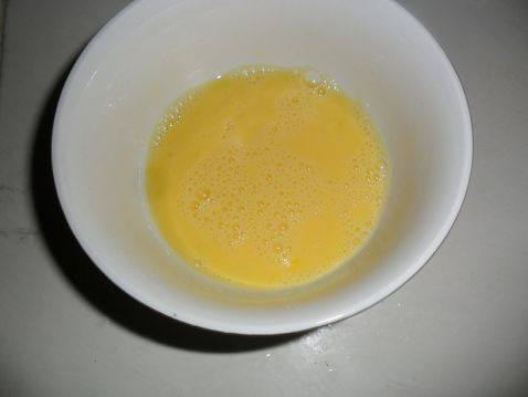 番茄鸡蛋丸子面条步骤2