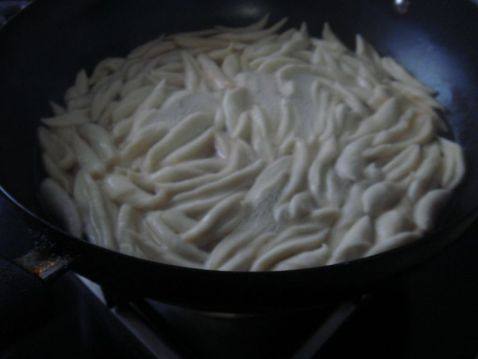 番茄牛肉鱼儿面步骤8