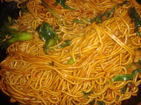 青菜肉丝炒面步骤7
