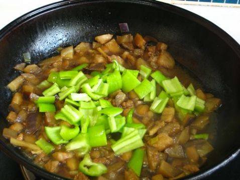 茄丁卤面步骤8