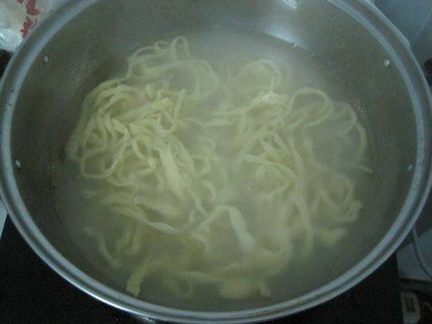 凉拌冷面步骤1