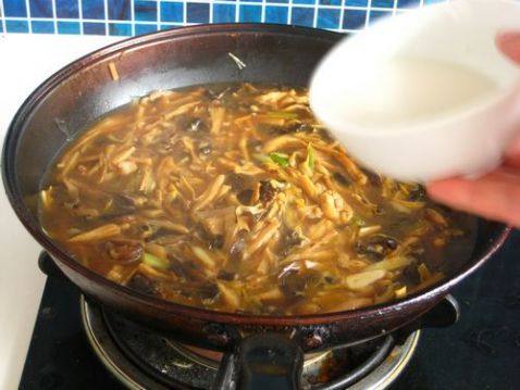京味儿打卤面步骤13