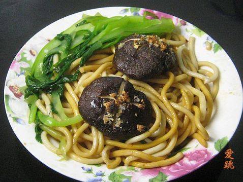 青菜香菇凉拌面步骤5