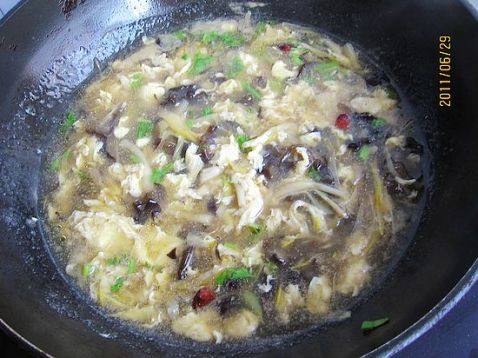 黄花菜鲜蛤汤卤面步骤4