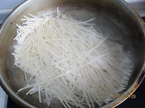 韭苔鸡蛋面步骤7