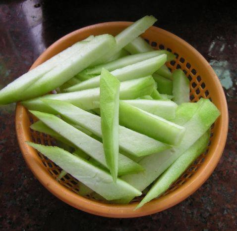 丝瓜汤面步骤1