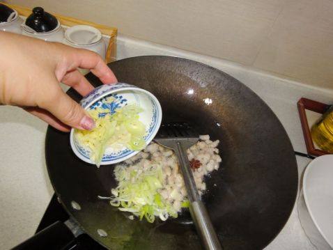 茄丁肉酱面步骤3