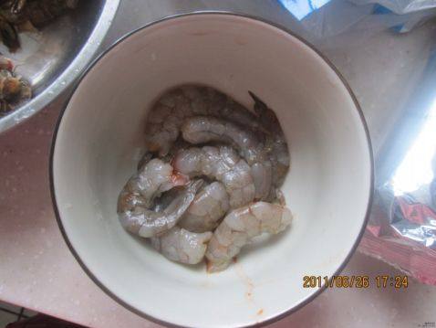 香浓大虾面步骤1