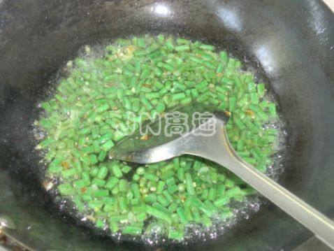 豇豆鸡蛋打卤面步骤5