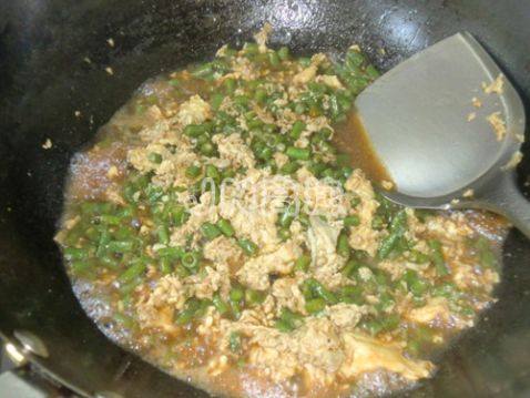 豇豆鸡蛋打卤面步骤8