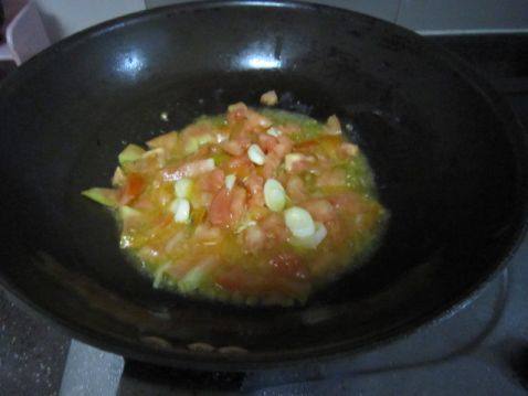西红柿汤面步骤2