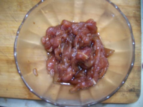 肉片炒面步骤1