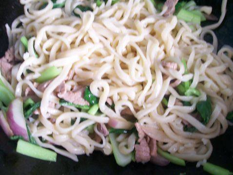 肉片炒面步骤9