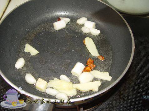 鸡腿菠菜面步骤4