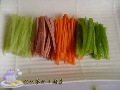 鸡丝南瓜凉面步骤4
