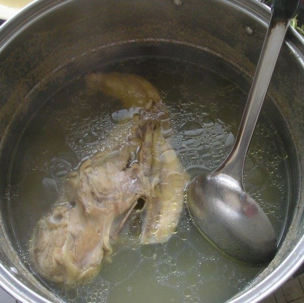 鸡汤面叶步骤1
