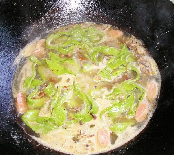 菠菜热汤面步骤11