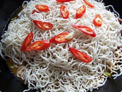 西红柿豆角炒面步骤4