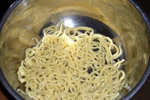 胡萝卜蛋丝炒面步骤3