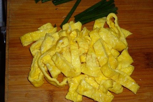 胡萝卜蛋丝炒面步骤5