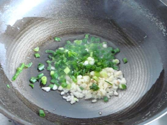 木耳肉片手擀面步骤3