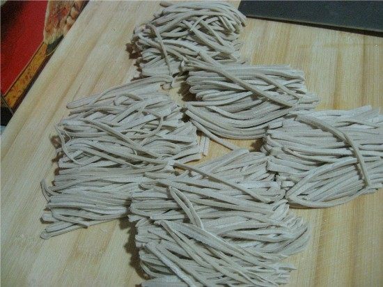 三鲜手擀荞麦面步骤2
