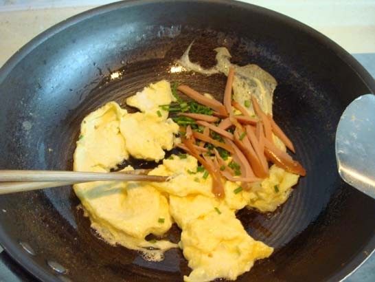 鸡蛋火腿炝锅面步骤2