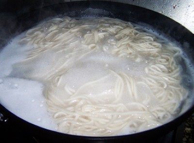 麻辣凉面步骤1