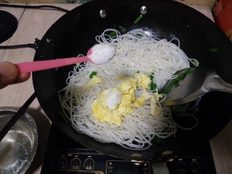 炒粗粉步骤8