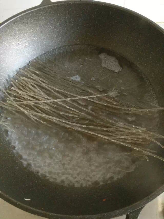高汤酸辣粉步骤5