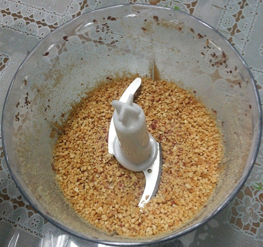 自制红皮花生碎步骤6