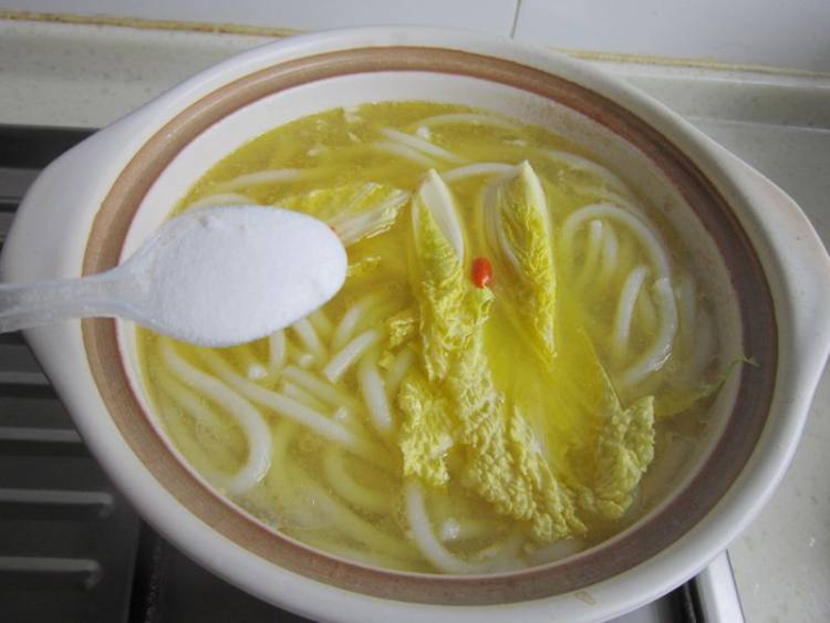 鸡汤米粉步骤7