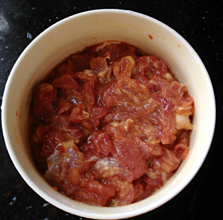 青菜猪肉汤粉步骤1