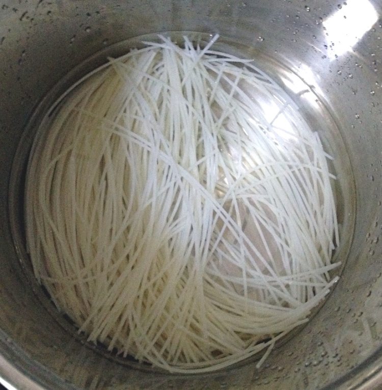 青菜猪肉汤粉步骤3