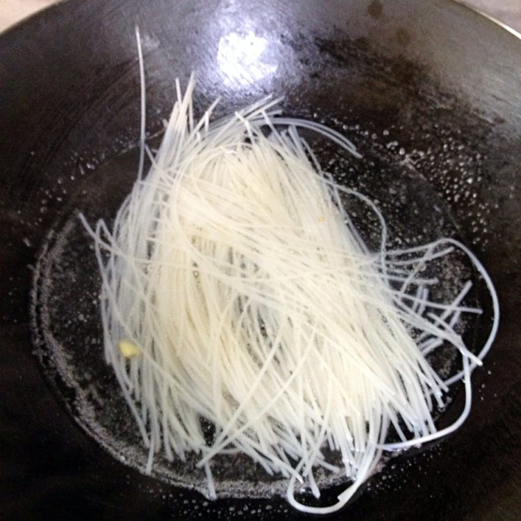 青菜猪肉汤粉步骤5