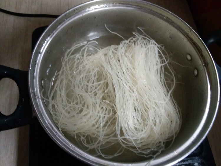 炒湖头米粉步骤2