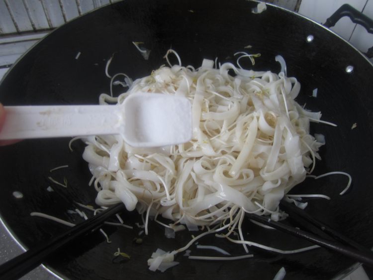 猪肝瘦肉炒河粉步骤9