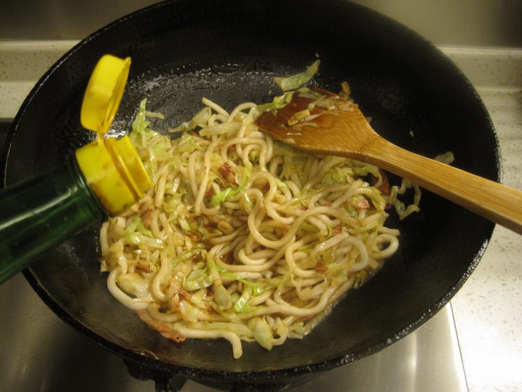 包菜炒土豆粉步骤8