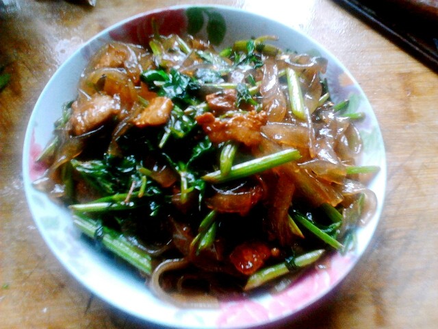 芹菜炒粉步骤8