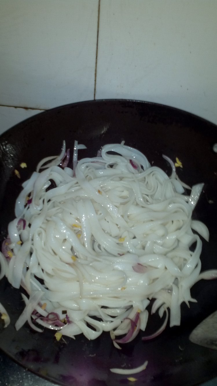 鸡蛋炒河粉步骤5