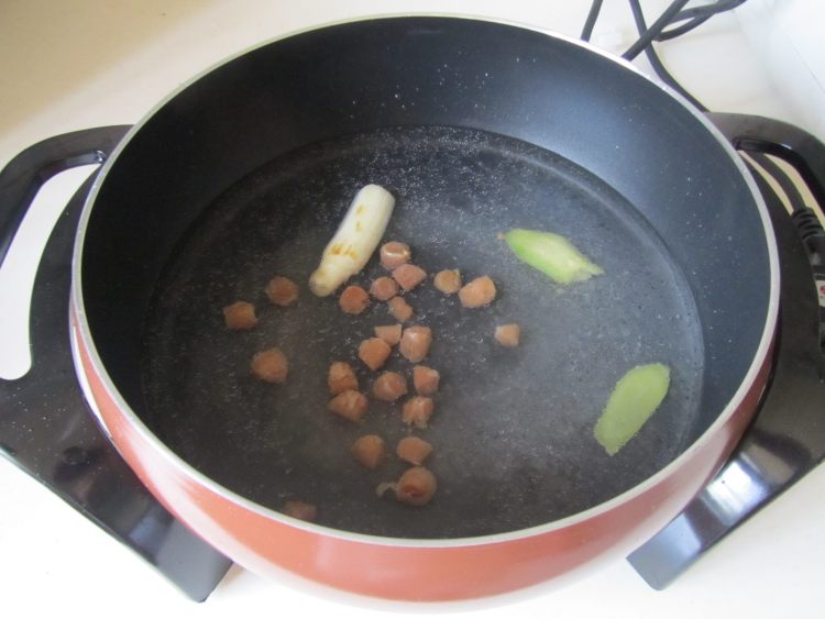 鱼丸土豆汤粉步骤3