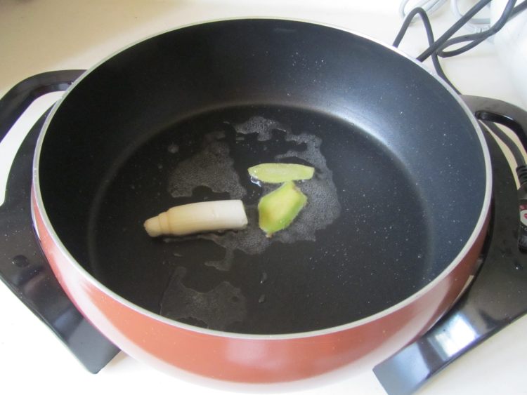 鱼丸土豆汤粉步骤2