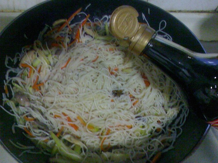 牛肉丝炒米线步骤10
