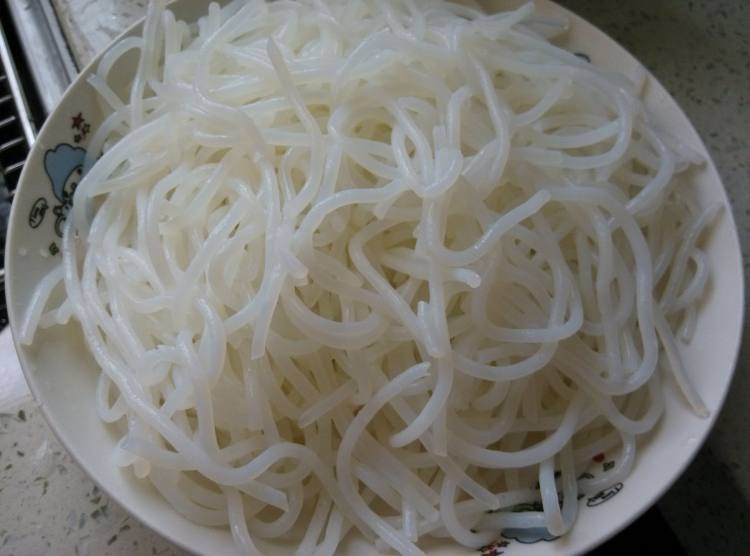 杂蔬炒圆粉步骤3