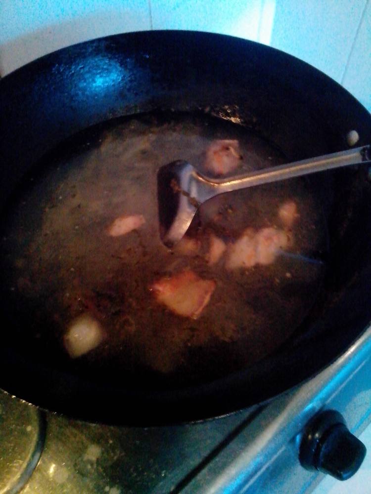 酸菜土豆粉步骤5