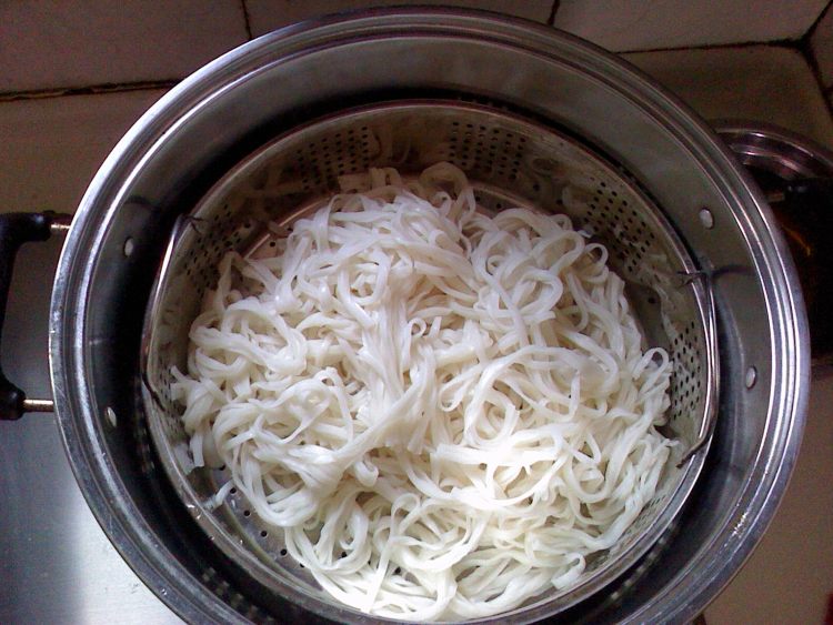 瘦肉汤河粉步骤9