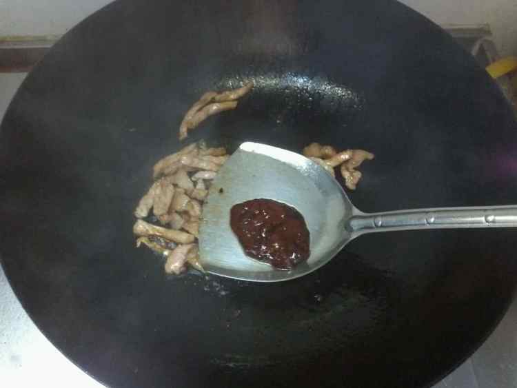 肉丝炒米粉步骤8