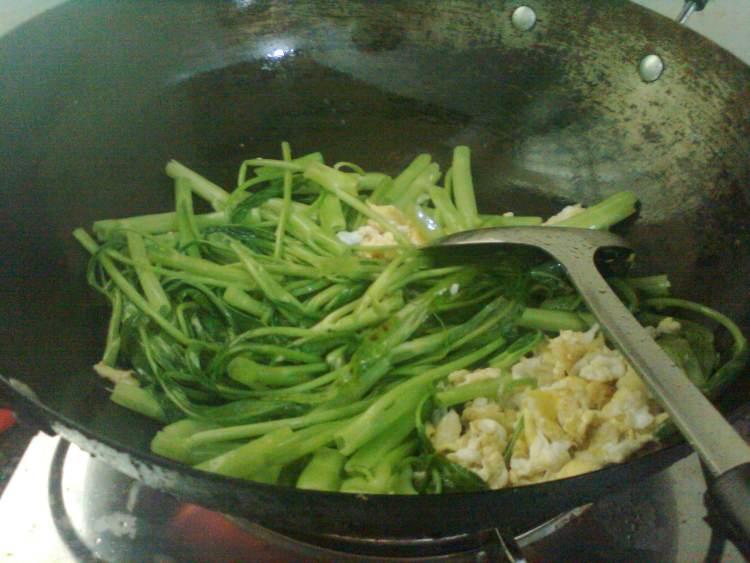 空心菜炒粉丝步骤6
