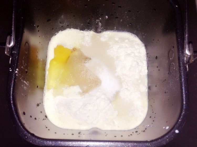 红豆吐司步骤1